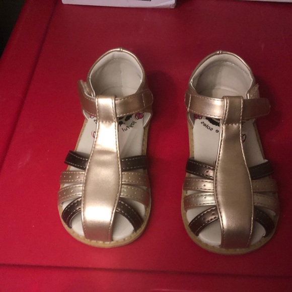 Girl - Picture 1 of 2